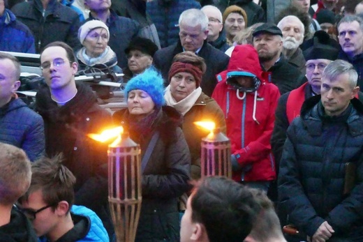 Z Leszczyn na Złote Łany - Miejska Droga Krzyżowa w Bielsku-Białej 2023