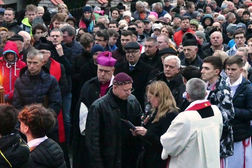 Z Leszczyn na Złote Łany - Miejska Droga Krzyżowa w Bielsku-Białej 2023