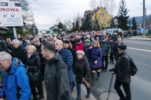 Z Leszczyn na Złote Łany - Miejska Droga Krzyżowa w Bielsku-Białej 2023