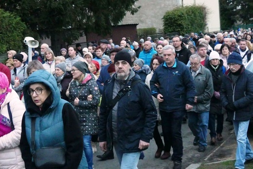 Z Leszczyn na Złote Łany - Miejska Droga Krzyżowa w Bielsku-Białej 2023