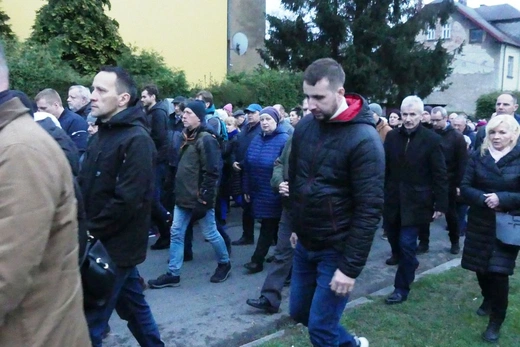 Z Leszczyn na Złote Łany - Miejska Droga Krzyżowa w Bielsku-Białej 2023