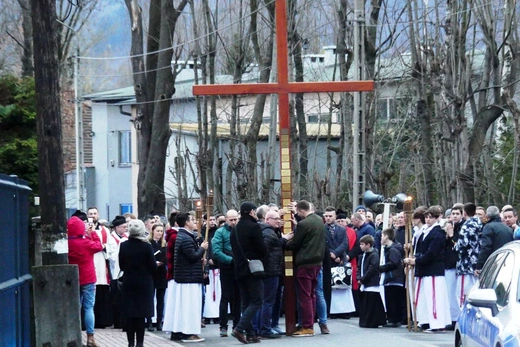 Z Leszczyn na Złote Łany - Miejska Droga Krzyżowa w Bielsku-Białej 2023