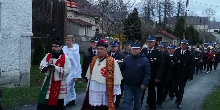 Przedborowa. Z Drogą Krzyżową u św. Jadwigi