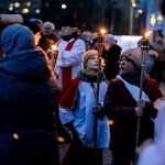 Wałbrzych. Miejska Droga Krzyżowa w parafii Podwyższenia Krzyża Świętego