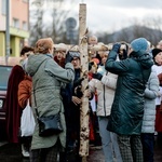 Wałbrzych. Miejska Droga Krzyżowa w parafii Podwyższenia Krzyża Świętego