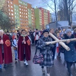 Wałbrzych. Miejska Droga Krzyżowa w parafii Podwyższenia Krzyża Świętego