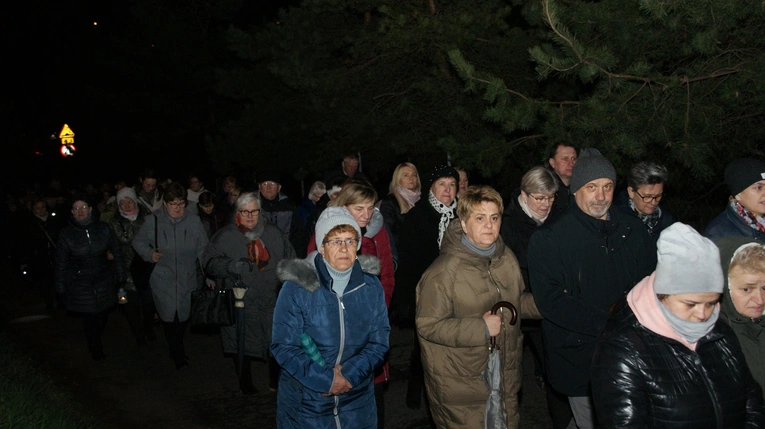 Łagiewniki. Droga Krzyżowa do trzech krzyży