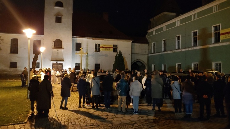 Łagiewniki. Droga Krzyżowa do trzech krzyży