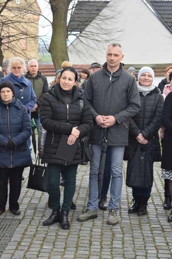 Ząbkowice Śl. Miejska Droga Krzyżowa ze św. Jadwigą i św. Janem Pawłem II 