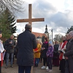 Ząbkowice Śl. Miejska Droga Krzyżowa ze św. Jadwigą i św. Janem Pawłem II 