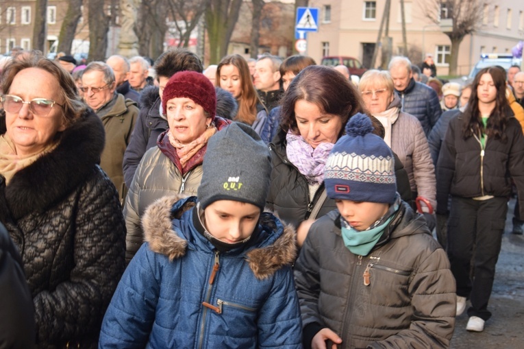 Ząbkowice Śl. Miejska Droga Krzyżowa ze św. Jadwigą i św. Janem Pawłem II 