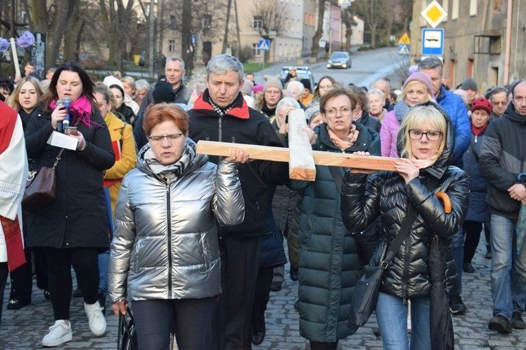 Ząbkowice Śl. Miejska Droga Krzyżowa ze św. Jadwigą i św. Janem Pawłem II 