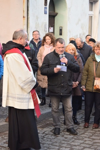 Ząbkowice Śl. Miejska Droga Krzyżowa ze św. Jadwigą i św. Janem Pawłem II 