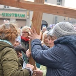 Ząbkowice Śl. Miejska Droga Krzyżowa ze św. Jadwigą i św. Janem Pawłem II 