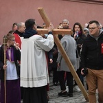 Ząbkowice Śl. Miejska Droga Krzyżowa ze św. Jadwigą i św. Janem Pawłem II 