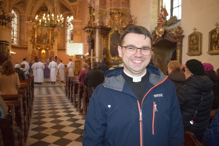 Ząbkowice Śl. Miejska Droga Krzyżowa ze św. Jadwigą i św. Janem Pawłem II 