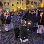 Kłodzko. Uliczna Droga Krzyżowa z jezuitami