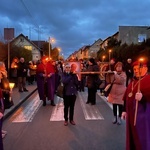 Nowa Ruda Słupiec. Droga Krzyżowa z symbolami ŚDM