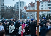 Krzyżu święty, nade wszystko... Droga Krzyżowa ulicami Gocławia