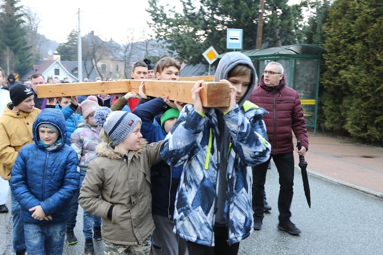 Walim. Droga Krzyżowa od kościoła do kościoła