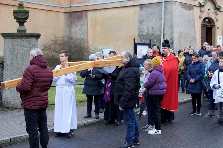 Walim. Droga Krzyżowa od kościoła do kościoła