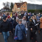 Dzierżoniów. Miejska Droga Krzyżowa z Janem Pawłem II