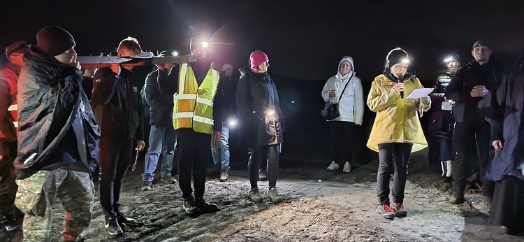 Jaroszów. Droga Krzyżowa z niezłomnymi