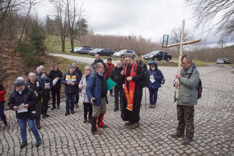 Dekanalna Droga Krzyżowa na Chełmiec