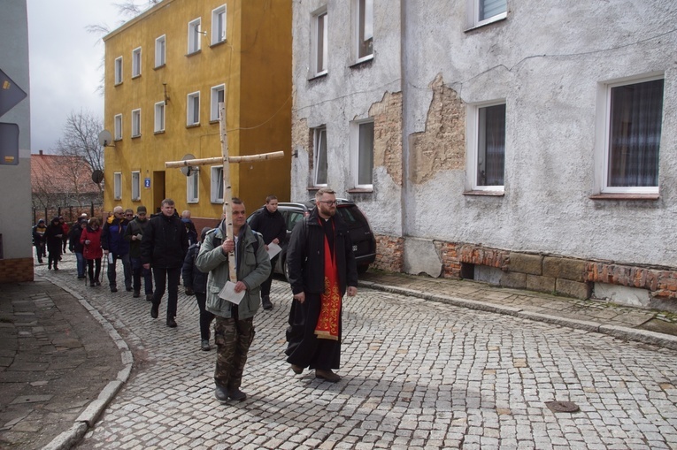 Dekanalna Droga Krzyżowa na Chełmiec