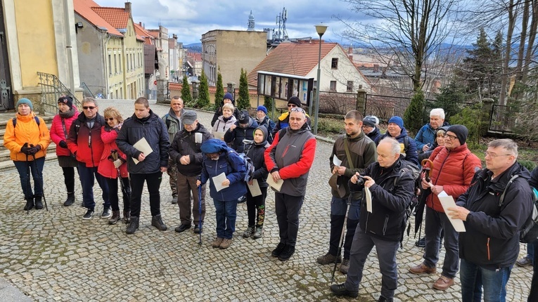 Dekanalna Droga Krzyżowa na Chełmiec