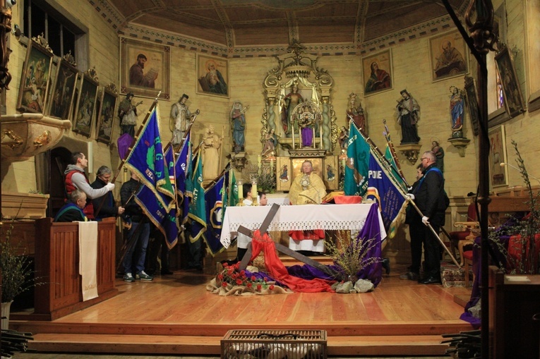 Niedziela Palmowa w Kluczu. Inauguracja sezonu lotowego gołębi