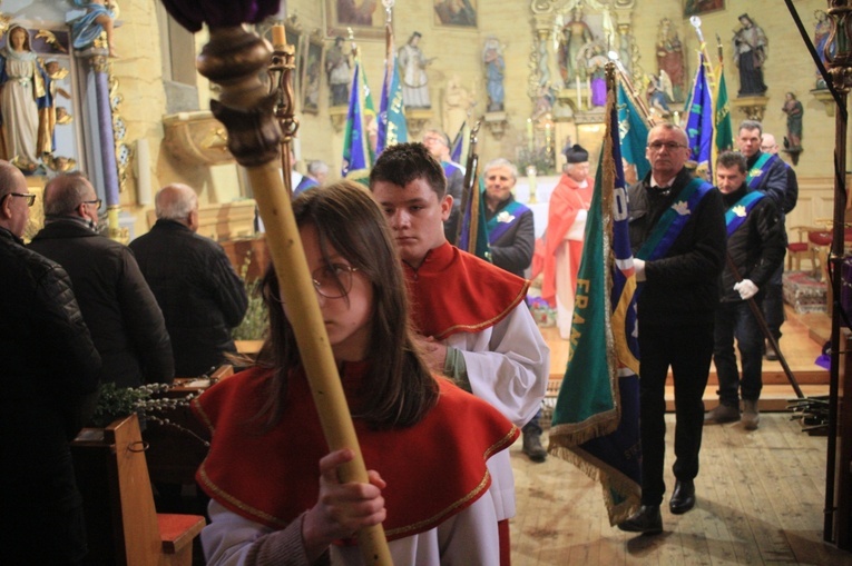 Niedziela Palmowa w Kluczu. Inauguracja sezonu lotowego gołębi