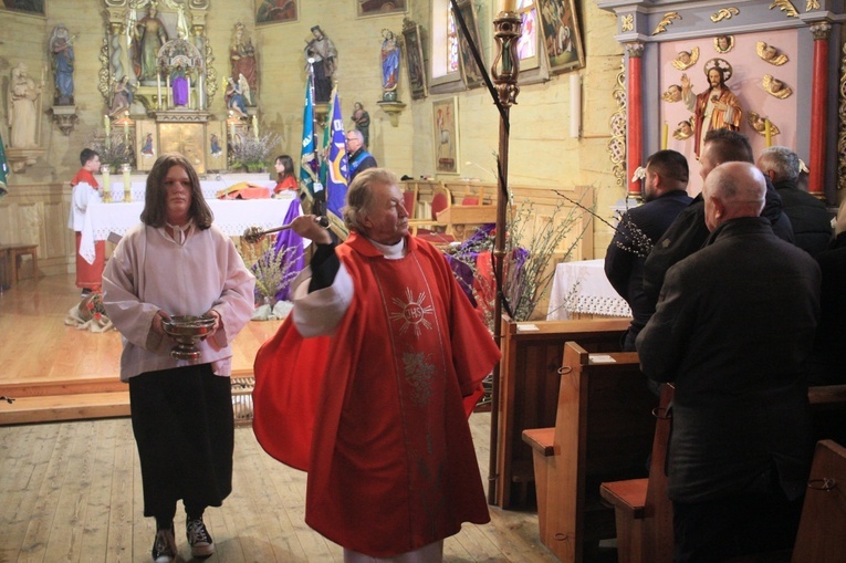 Niedziela Palmowa w Kluczu. Inauguracja sezonu lotowego gołębi