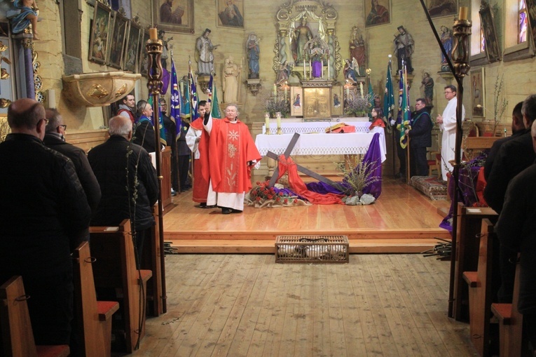 Niedziela Palmowa w Kluczu. Inauguracja sezonu lotowego gołębi