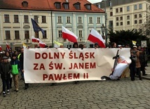 Tłumy na marszu papieskim we Wrocławiu. Frekwencja zaskoczyła organizatorów