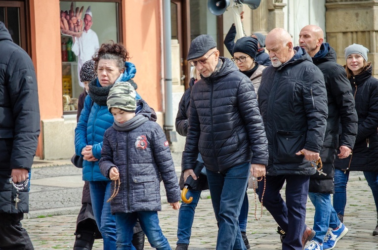 Kwietniowy różaniec z Wojownikami Maryi