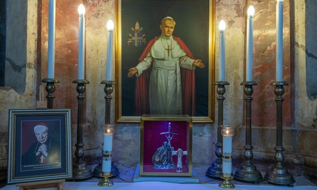 Oskarżenia wobec Jana Pawła II nie mają dostatecznych podstaw źródłowych