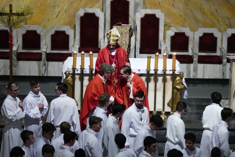 Błogosławieństwo 142 ceremoniarzy i 27 animatorów diecezji w bielskim Sercu 2023