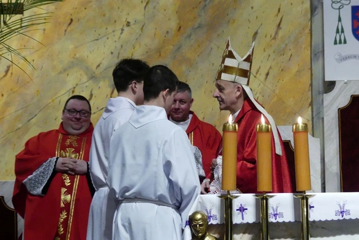 Błogosławieństwo 142 ceremoniarzy i 27 animatorów diecezji w bielskim Sercu 2023