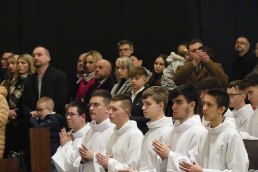 Błogosławieństwo 142 ceremoniarzy i 27 animatorów diecezji w bielskim Sercu 2023