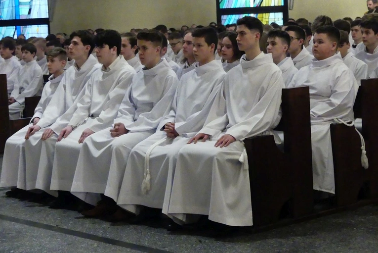 Błogosławieństwo 142 ceremoniarzy i 27 animatorów diecezji w bielskim Sercu 2023