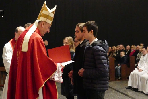 Błogosławieństwo 142 ceremoniarzy i 27 animatorów diecezji w bielskim Sercu 2023