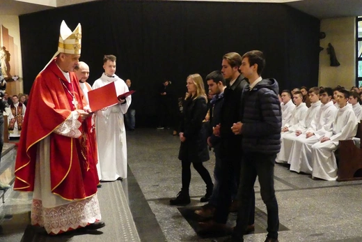 Błogosławieństwo 142 ceremoniarzy i 27 animatorów diecezji w bielskim Sercu 2023