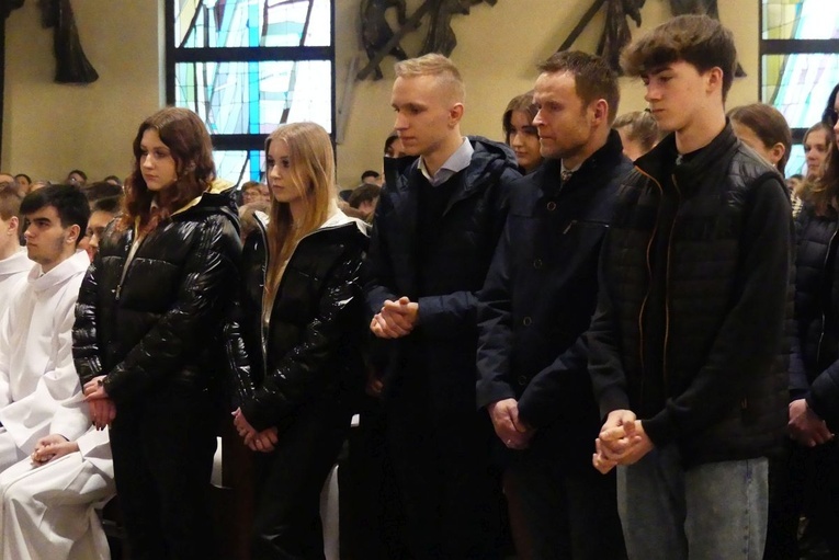 Błogosławieństwo 142 ceremoniarzy i 27 animatorów diecezji w bielskim Sercu 2023