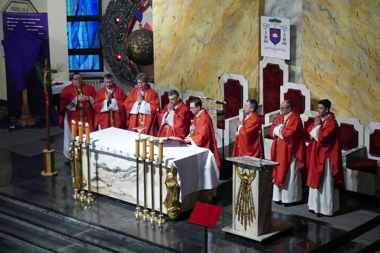 Błogosławieństwo 142 ceremoniarzy i 27 animatorów diecezji w bielskim Sercu 2023