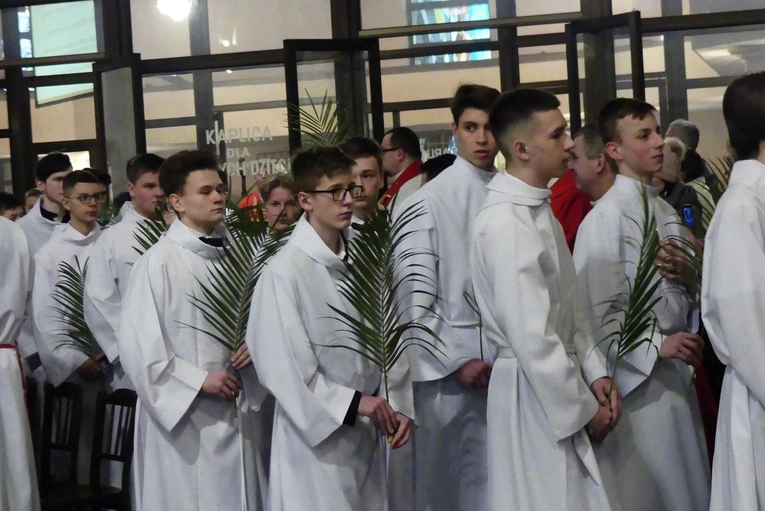 Błogosławieństwo 142 ceremoniarzy i 27 animatorów diecezji w bielskim Sercu 2023