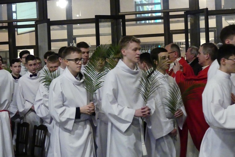 Błogosławieństwo 142 ceremoniarzy i 27 animatorów diecezji w bielskim Sercu 2023