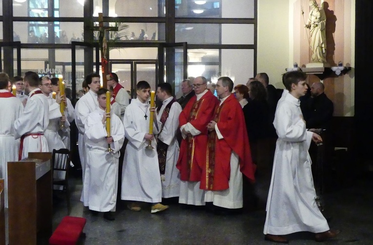 Błogosławieństwo 142 ceremoniarzy i 27 animatorów diecezji w bielskim Sercu 2023