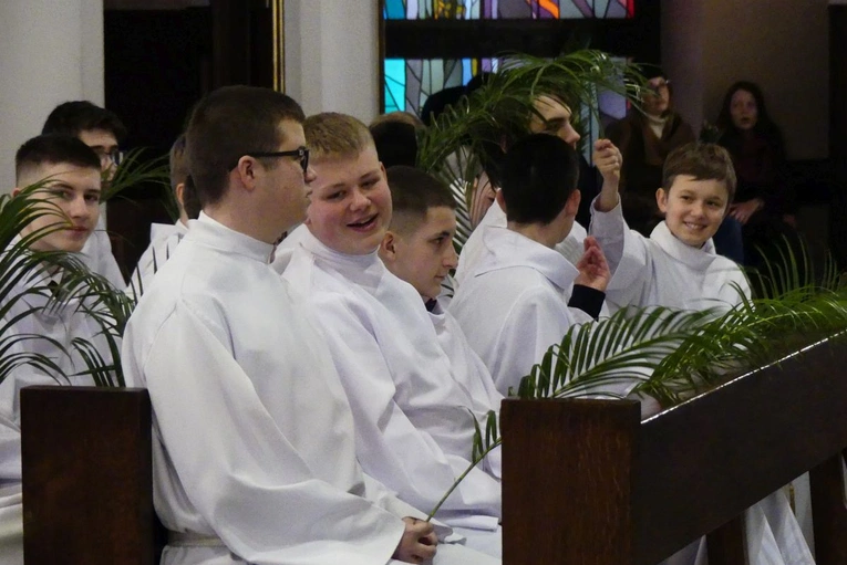 Błogosławieństwo 142 ceremoniarzy i 27 animatorów diecezji w bielskim Sercu 2023