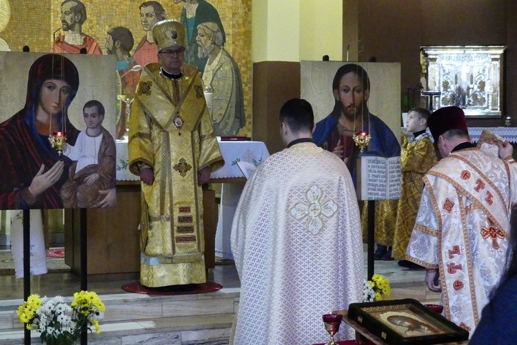 Abp Eugeniusz Popowicz odwiedził greckokatolicki ośrodek duszpasterski na Leszczynach